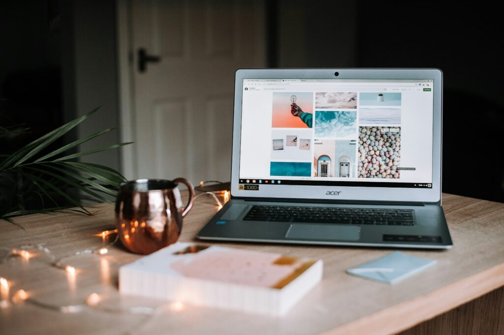 Dynamic Pricing for Costa del Sol Holiday Rentals: An Owner’s Guide 3 Laptop used to review a holiday rental pricing calendar